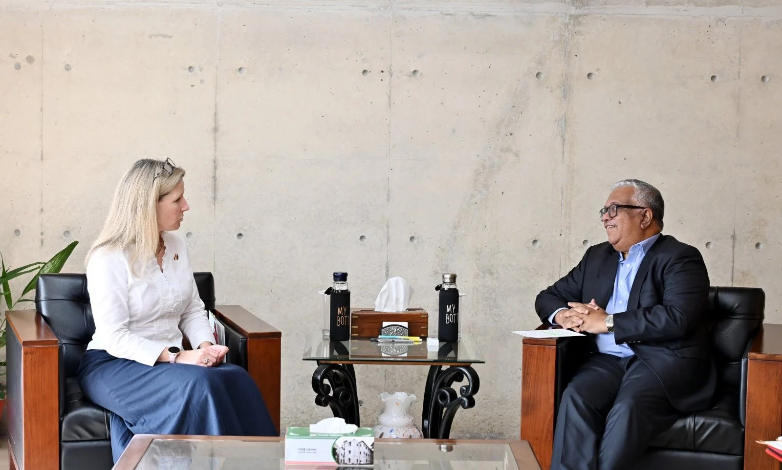 বাংলাদেশের সাথে সম্পর্ক জোরদার করতে কানাডার প্রতিশ্রুতি পুনর্ব্যক্ত