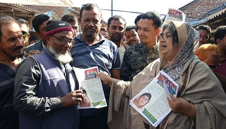 পিরোজপুরে তারেক রহমানের ৩১ দফার লিফলেট বিতরণ 