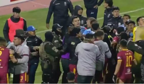 এক ম্যাচে ১৭ লাল কার্ড