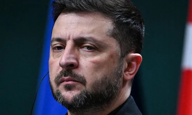 দুর্নীতিবিরোধী অভিযানের পর জেলেনস্কির শীর্ষ সহকারীকে অপসারণ