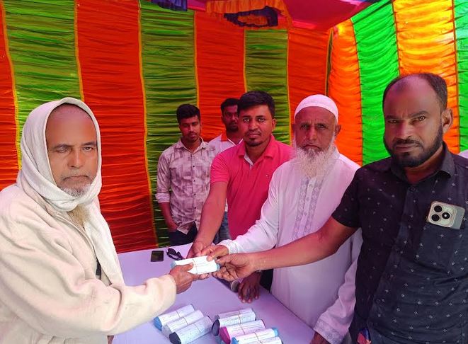 ঝিনাইদহে বিনামূল্যে চশমা পেলেন দুই শতাধিক দুস্থ চক্ষু রোগী