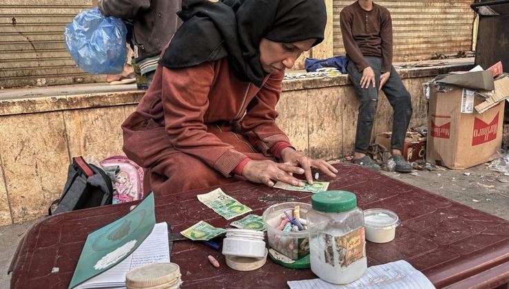 গাজায় ছেঁড়া নোট জোড়া দিয়ে ঘুরছে সাদানির পরিবারের চাকা 