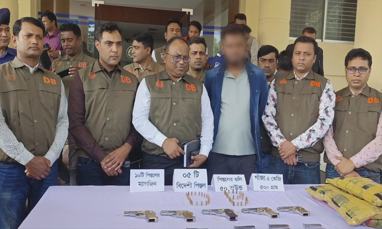 যশোরে অস্ত্র ও মাদকসহ যুবক গ্রেপ্তার