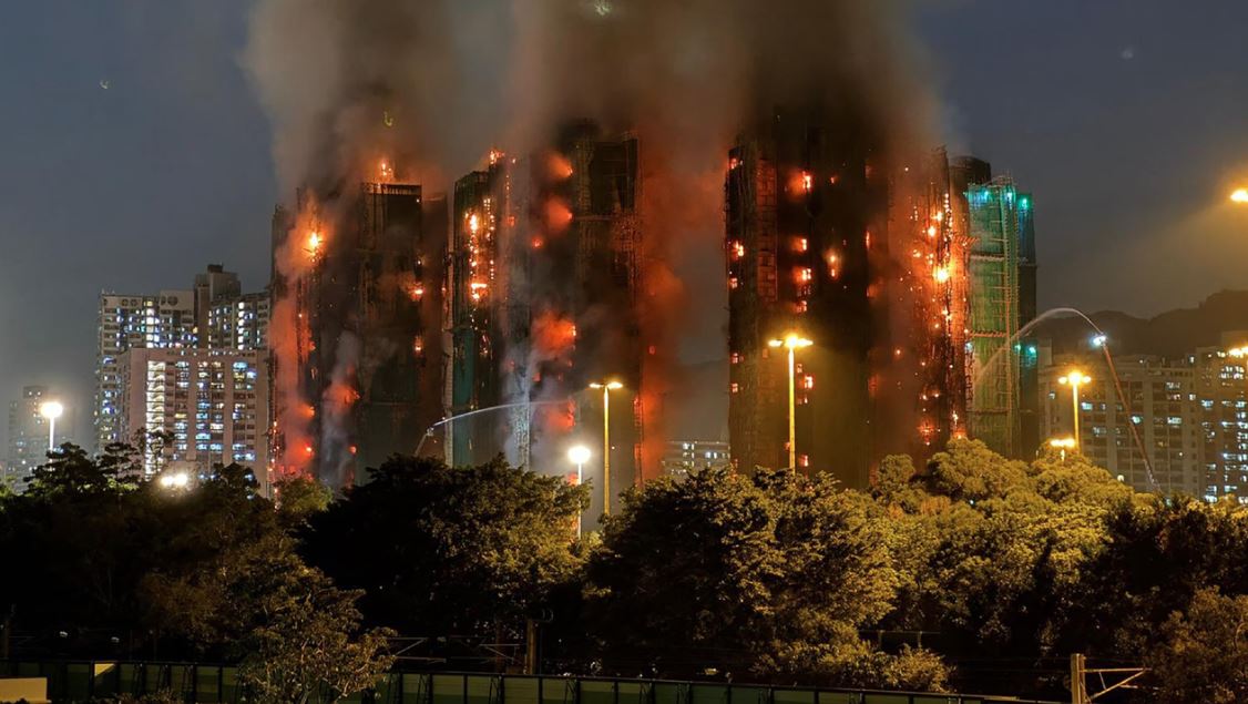 হংকংয়ে অগ্নিকাণ্ডে নিহতের সংখ্যা বেড়ে ১৪৬