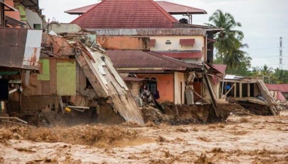 ইন্দোনেশিয়া ও থাইল্যান্ডে বন্যায় মৃতের সংখ্যা বেড়ে ৪৭৮