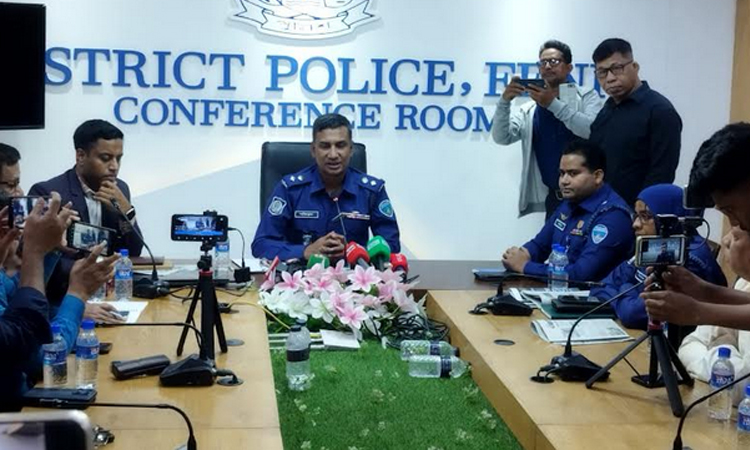 ফেনীতে সাংবাদিকদের সঙ্গে নবাগত এসপির মতবিনিময়