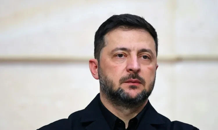 ফরাসি প্রেসিডেন্টের সঙ্গে জেলেনস্কির সাক্ষাৎ