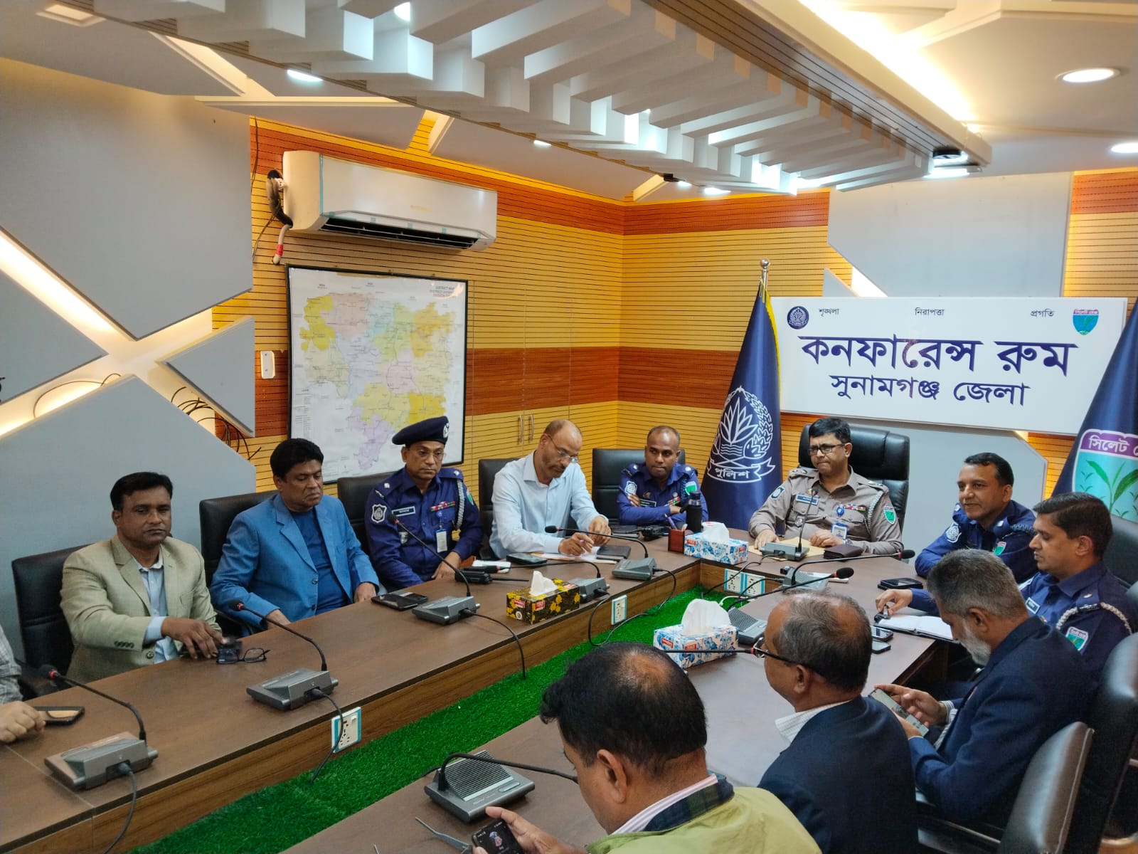 সাংবাদিকদের সাথে সুনামগঞ্জের নবাগত পুলিশ সুপারের মতবিনিময় সভা