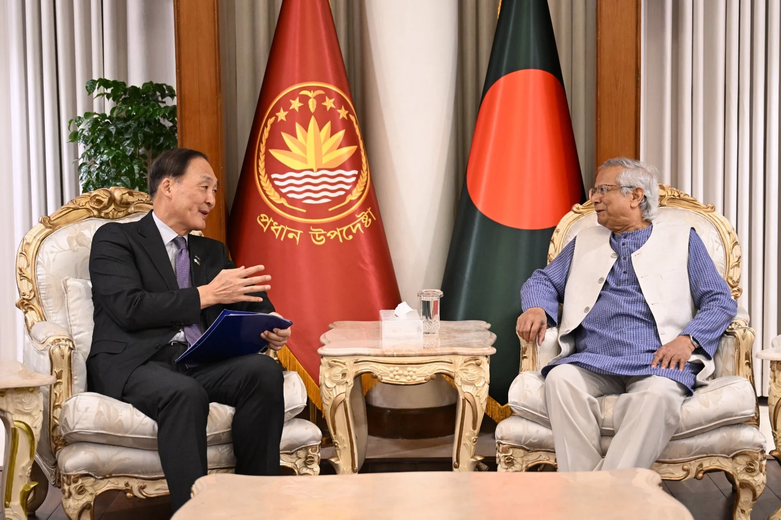 বাংলাদেশ-কোরিয়া উন্নয়ন সহযোগিতা আরও জোরদার করতে চায়: প্রধান উপদেষ্টার সঙ্গে কোইকা প্রেসিডেন্টের সাক্ষাৎ