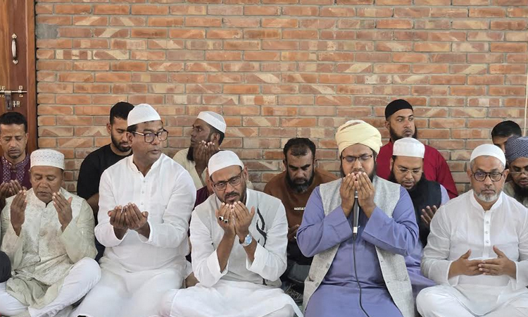 খালেদা জিয়ার রোগমুক্তি কামনায় টাঙ্গাইলে দোয়া মাহফিল