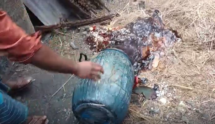 নাটোরে ভেজাল গুড় তৈরি করায় ব্যবসায়ীকে জরিমানা