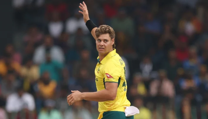 বিবিএল মৌসুম থেকে ছিটকে গেলেন জনসন, টি২০ বিশ্বকাপ নিয়েও শঙ্কা