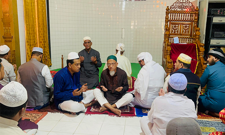 খালেদা জিয়ার রোগমুক্তি কামনায় খুলনায় দোয়া মাহফিল 