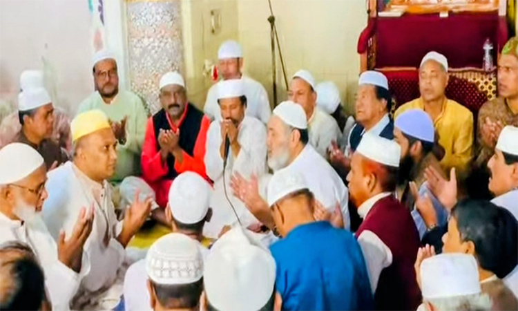 খালেদা জিয়ার সুস্থতা কামনায় সিরাজগঞ্জে বিএনপির দোয়া মাহফিল