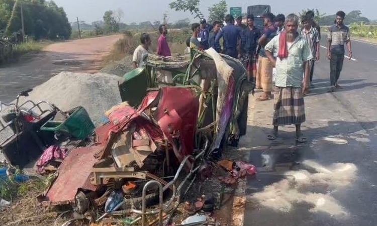 ফরিদপুরে সড়ক দুর্ঘটনায় চারজন নিহত 