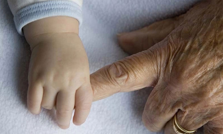 শীতে শিশু ও বয়স্কদের জন্য বাড়তি যত্ন নেওয়ার আহ্বান 