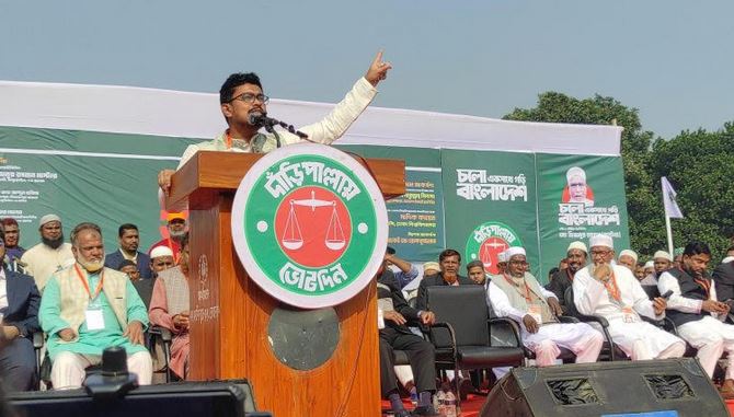 জুলাই বিপ্লবের মাধ্যমে সুন্দর বাংলাদেশ গড়ার সুযোগ তৈরি হয়েছে : ভিপি সাদিক কায়েম