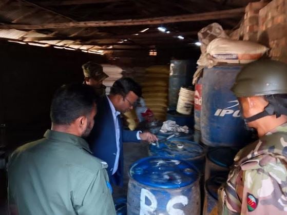 সাতকানিয়ায় নোংরা পরিবেশে শিশুখাদ্য তৈরি, জরিমানা ২ লাখ টাকা