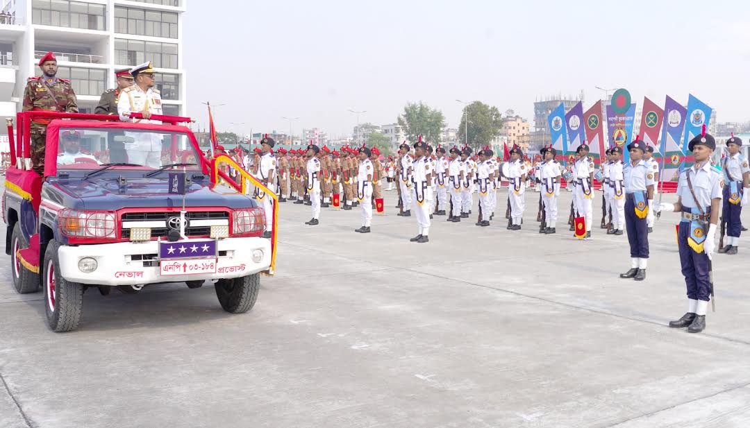 বিএনসিসির কেন্দ্রীয় ক্যাম্পিংয়ের সমাপনী কুচকাওয়াজ পরিদর্শন করেছেন নৌবাহিনী প্রধান