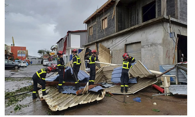 ঘূর্ণিঝড়ের ক্ষত সামলানোর আগেই নতুন বর্ষায় বিপাকে ফরাসি দ্বীপপুঞ্জ মায়োতে