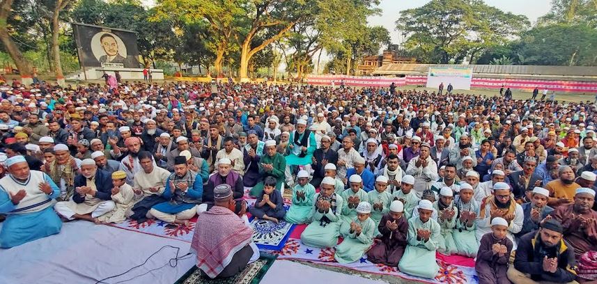 খালেদা জিয়ার সুস্থতা কামনায় বগুড়ার গাবতলীতে দোয়া