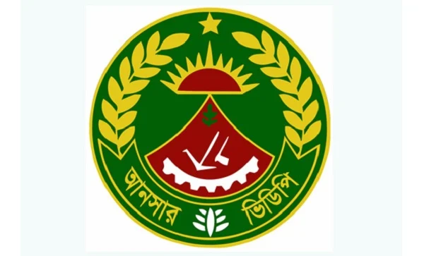 কড়াইল বস্তিতে বিশুদ্ধ পানির ট্যাংক স্থাপন করল আনসার