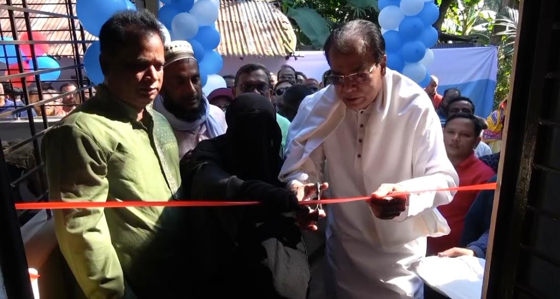 লালমনিরহাটে জন্মান্ধ হাফেজা খাদিজার পাশে বিএনপি নেতা দুলু