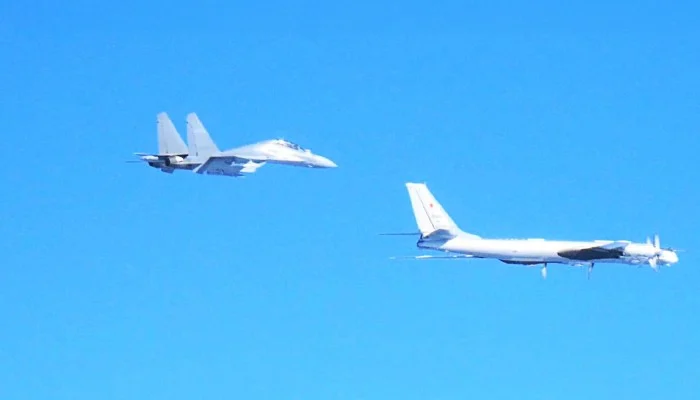 চীন-রাশিয়ার যৌথ যুদ্ধবিমান টহলে জাপান-ন্যাটো’র গভীর উদ্বেগ