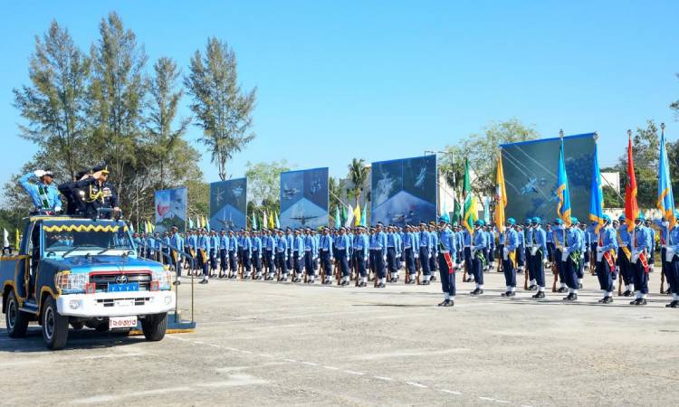 বিমান বাহিনীর নব বিমানসেনা দলের প্রশিক্ষণ সমাপনী কুচকাওয়াজ অনুষ্ঠিত