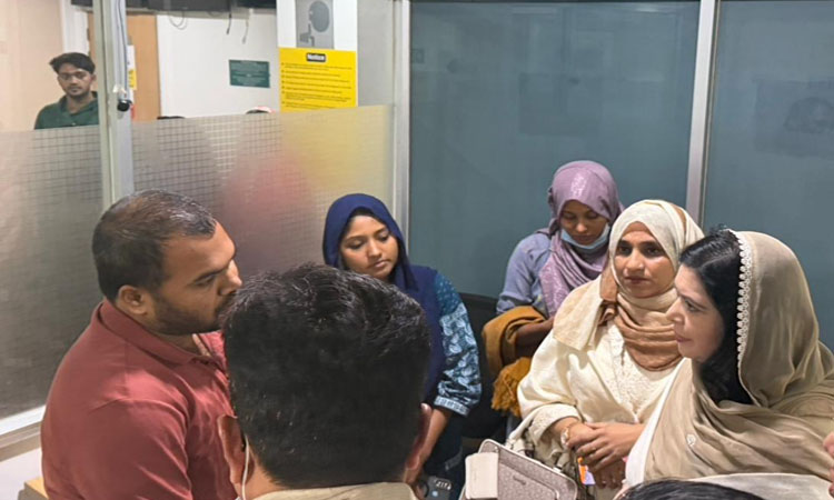 গুলিবিদ্ধ হাদির পরিবারের পাশে ডা. জুবাইদা রহমান