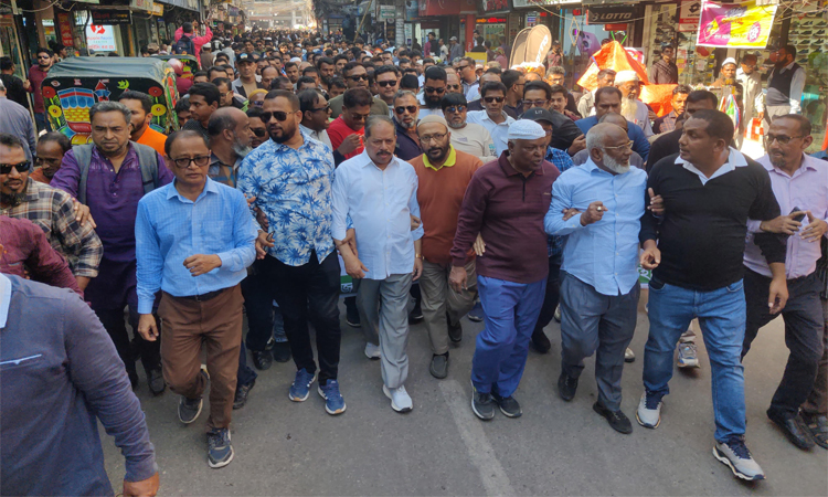 হাদি ও এরশাদের ওপর গুলিবর্ষণের প্রতিবাদে বরিশালে বিএনপির বিক্ষোভ