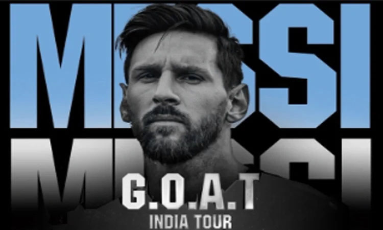 কলকাতায় নিজের ৭০ ফুট উচ্চতার ভাস্কর্য উদ্বোধন করলেন মেসি