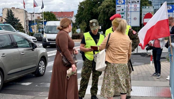 পোল্যান্ড সীমান্ত শক্তিশালী করতে সৈন্য পাঠাবে জার্মানি