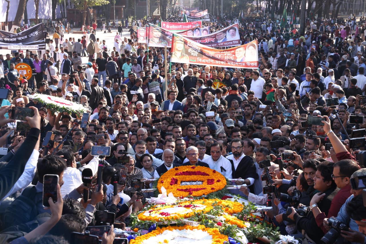 খালেদা জিয়া ও তারেক রহমানের পক্ষে শহীদ বুদ্ধিজীবীদের প্রতি বিএনপির শ্রদ্ধা