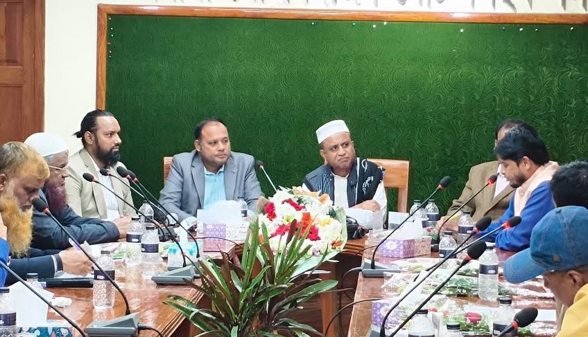 সোনা মসজিদ স্থলবন্দরে বাংলাদেশ-ভারত ব্যবসায়ীদের যৌথ সভা 