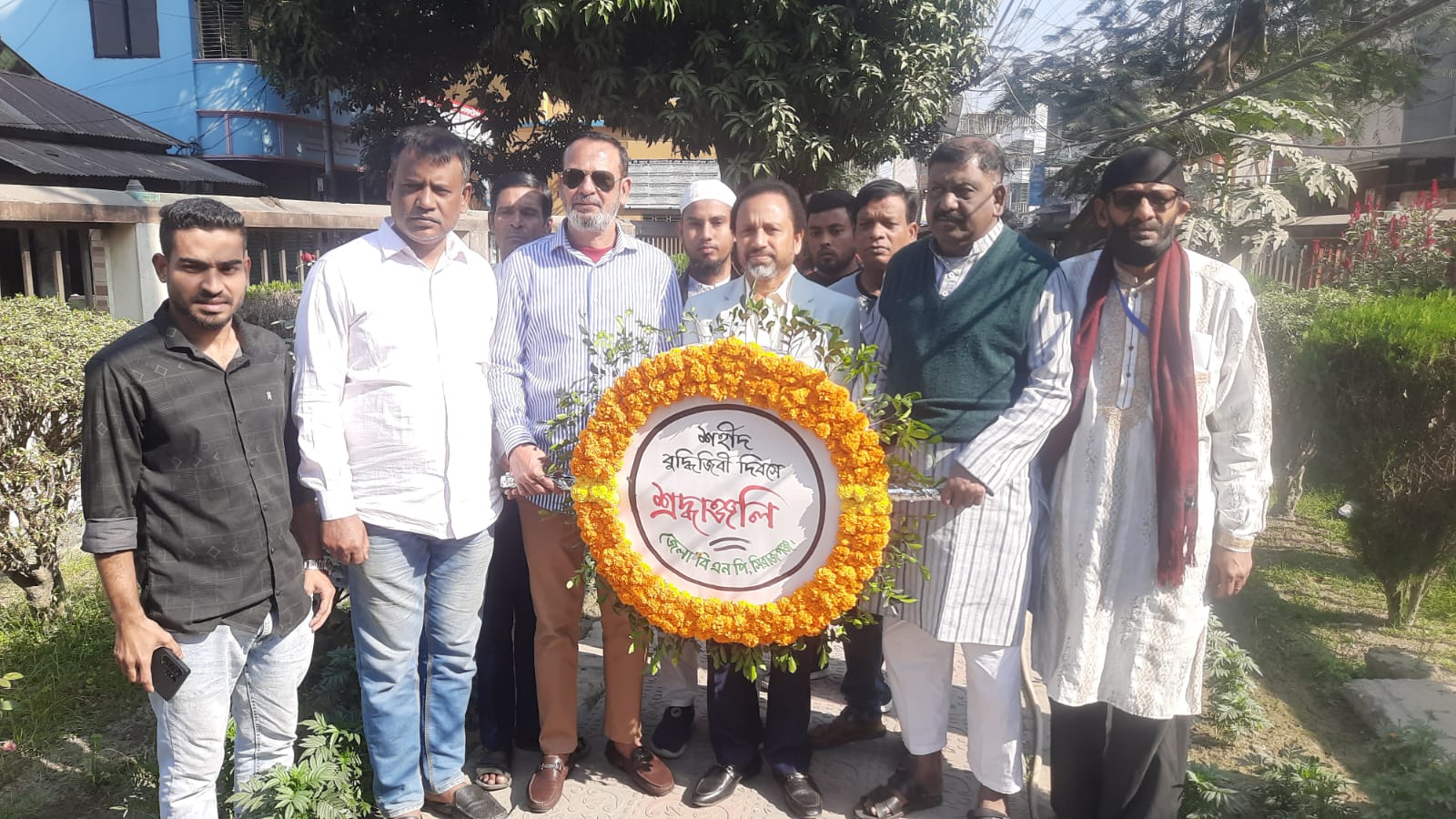 শহীদ বুদ্ধিজীবী দিবসে সিরাজগঞ্জ জেলা বিএনপি’র শ্রদ্ধা নিবেদন