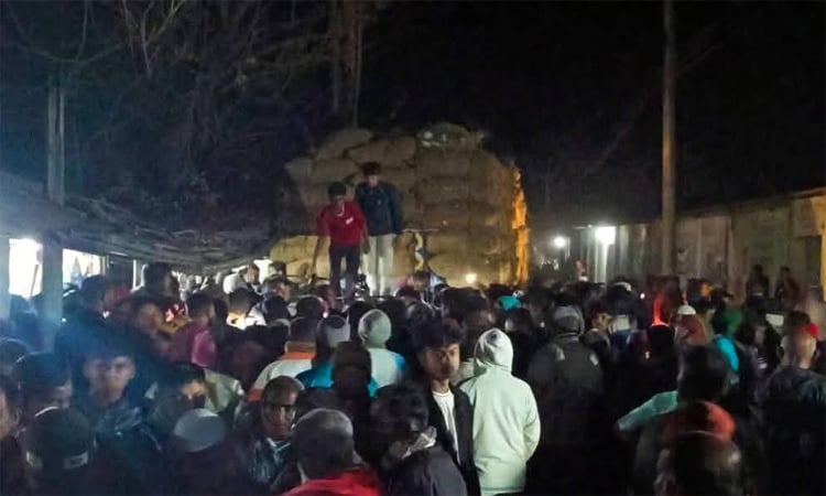 দিনাজপুরে সড়ক দুর্ঘটনায় শিশুসহ ২ জন নিহত, আহত ৫