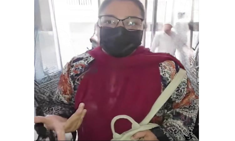 কুমিল্লায় শীর্ষ সন্ত্রাসী সুব্রত বাইনের মেয়ে আটক