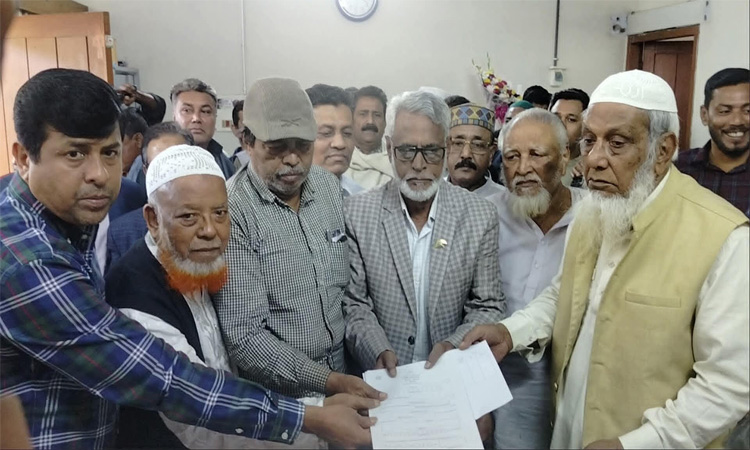 কিশোরগঞ্জ-১ আসনে বিএনপি প্রার্থী মাজহারুল ইসলামের মনোনয়নপত্র সংগ্রহ