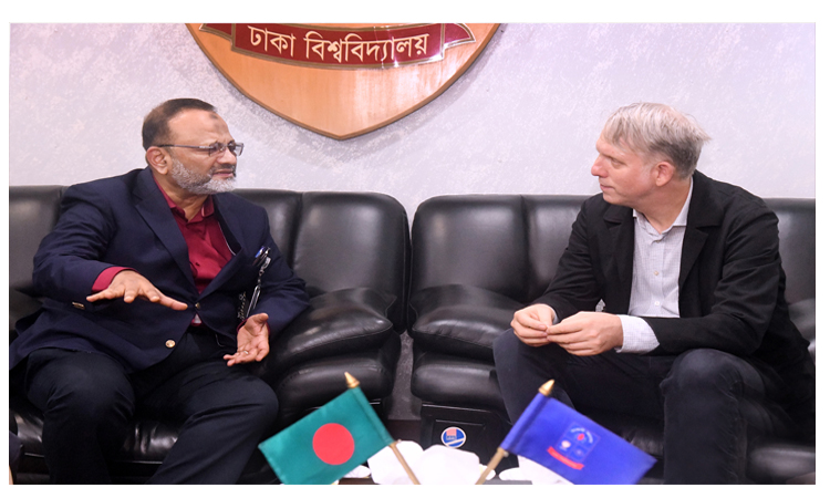 ঢাবি উপাচার্যের সঙ্গে অস্ট্রেলিয়ার অধ্যাপকের সাক্ষাৎ