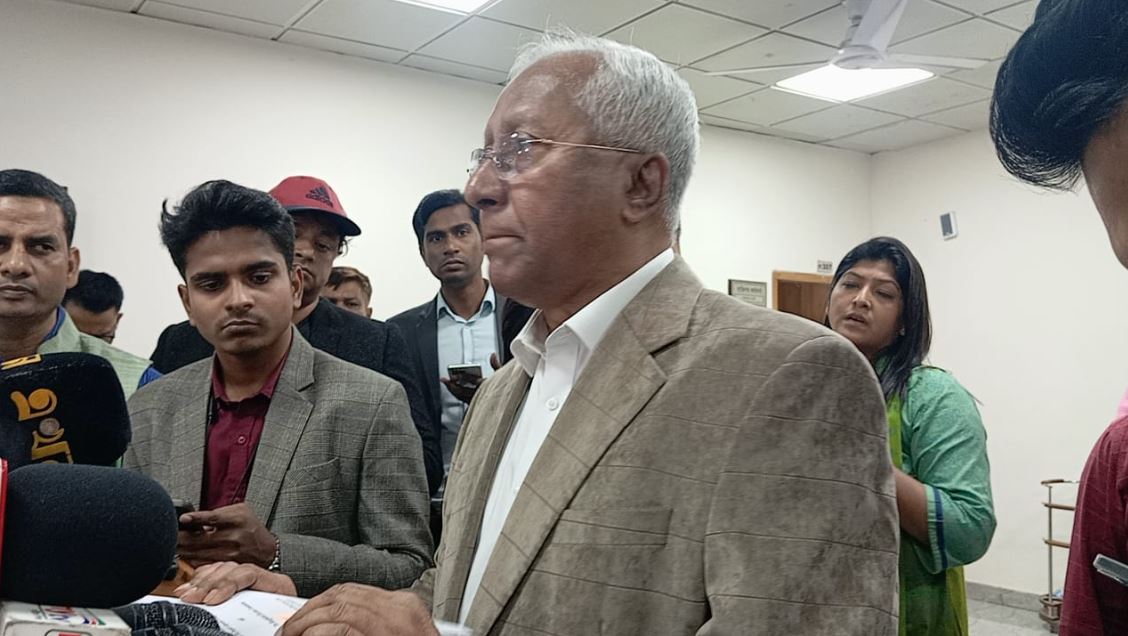 ত্রিপক্ষীয় চুক্তি সম্পাদিত, নির্বাচন পর্যবেক্ষণে আসবেন ২০০ পর্যবেক্ষক: ইসি সচিব