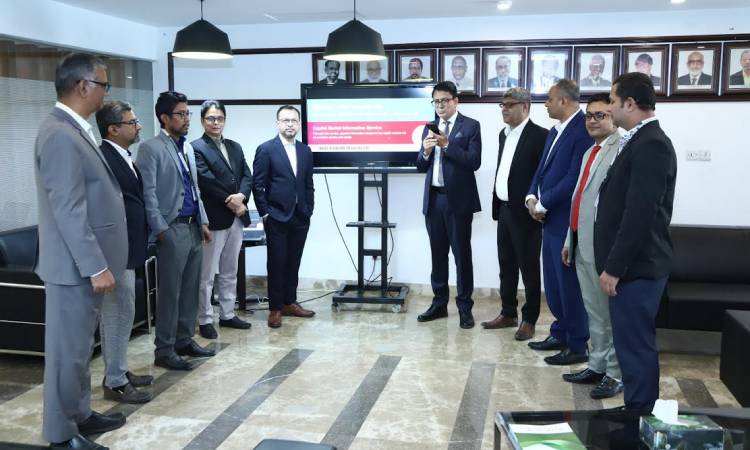 তথ্যসেবা আরও সহজ ও গ্রাহকবান্ধব করতে ডিএসইতে ইনফরমেশন হেল্প ডেস্ক উদ্বোধন