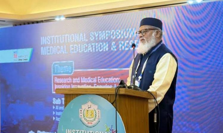 উচ্চমানের শিক্ষা ও গবেষণার সমন্বয় স্বাস্থ্যখাতের ভবিষ্যৎ গঠনে অপরিহার্য : ধর্ম উপদেষ্টা 