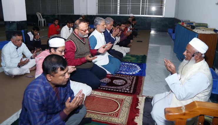 শরিফ ওসমান হাদির রুহের মাগফিরাত কামনায় ঢাবিতে বিশেষ দোয়া মাহফিল অনুষ্ঠিত