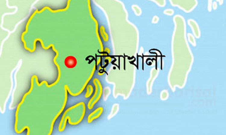 পটুয়াখালীতে ভারতীয় মদ ও অবৈধ আর্টিসানাল ট্রলিং বোটসহ ১১ জেলে আটক