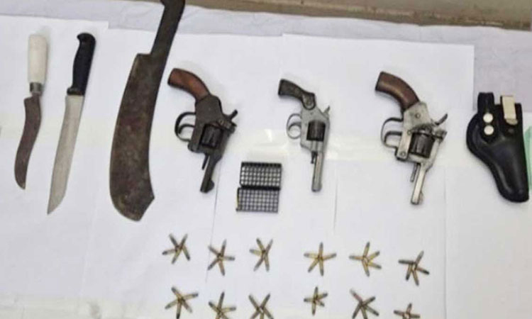 রাজধানীর পল্লবীতে রিভলভার ও কার্তুজসহ দেশীয় অস্ত্র উদ্ধার