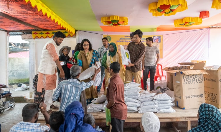 বিশেষ চাহিদা সম্পন্ন ব্যক্তিদের নিয়ে ব্রাইটার টুমোরো’র আনন্দ ভ্রমণ, শীতবস্ত্র উপহার