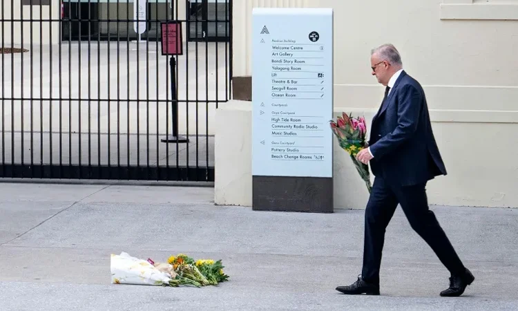 বন্ডাই হামলার পর নিরাপত্তা বিষয়ে পর্যালোচনার নির্দেশ অস্ট্রেলিয়ার প্রধানমন্ত্রীর