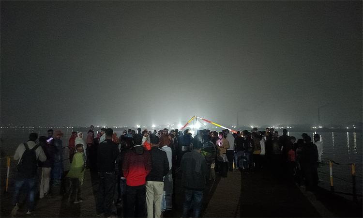 ধলেশ্বরী নদীতে ফেরি দুর্ঘটনায় নিহত ৩