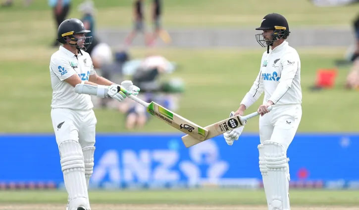 দ্বিতীয় ইনিংসে জোড়া সেঞ্চুরিতে বিশ্ব রেকর্ড ল্যাথাম-কনওয়ের